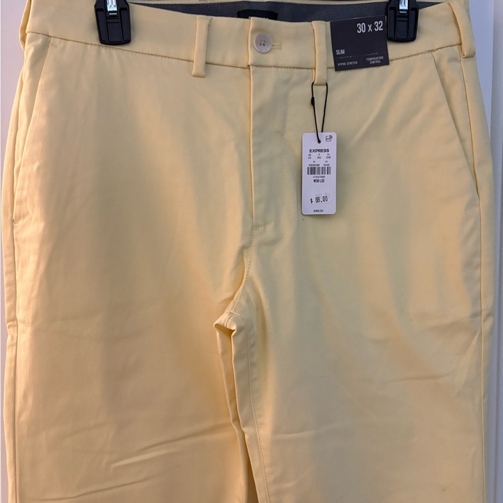 Express Light Yellow Chinos -NWT (30x32)